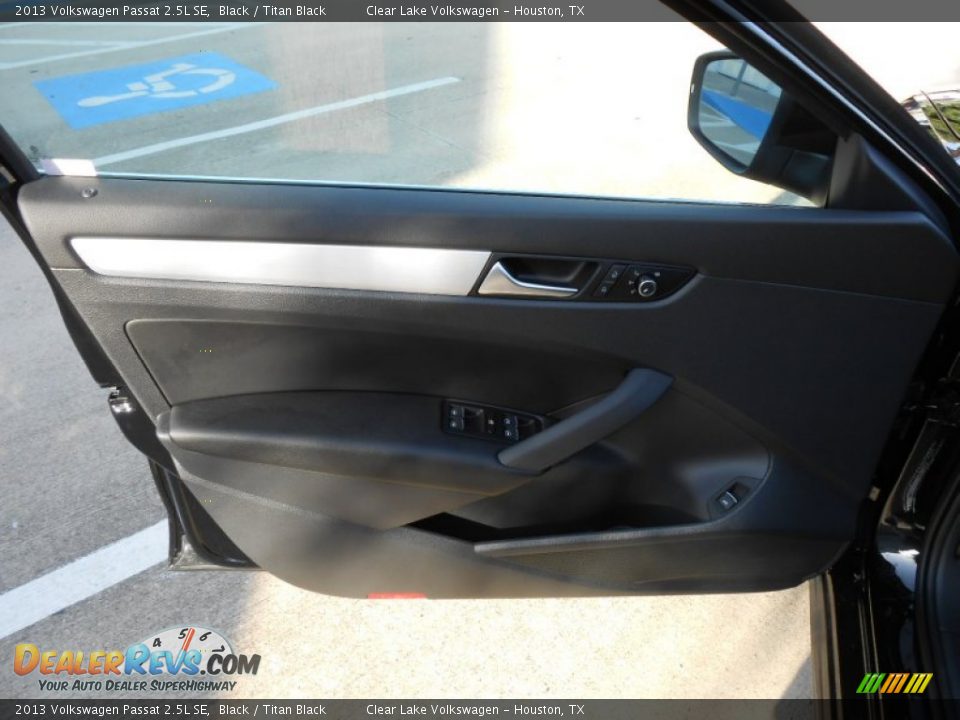 2013 Volkswagen Passat 2.5L SE Black / Titan Black Photo #10