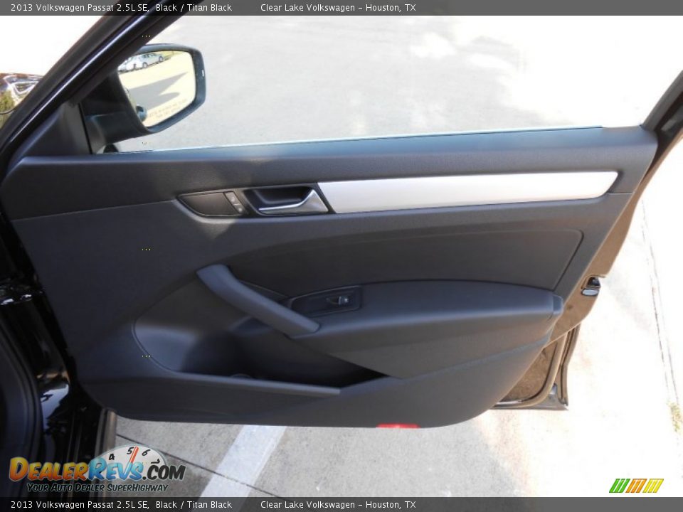 2013 Volkswagen Passat 2.5L SE Black / Titan Black Photo #12