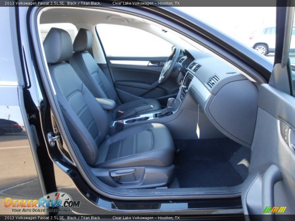 2013 Volkswagen Passat 2.5L SE Black / Titan Black Photo #13