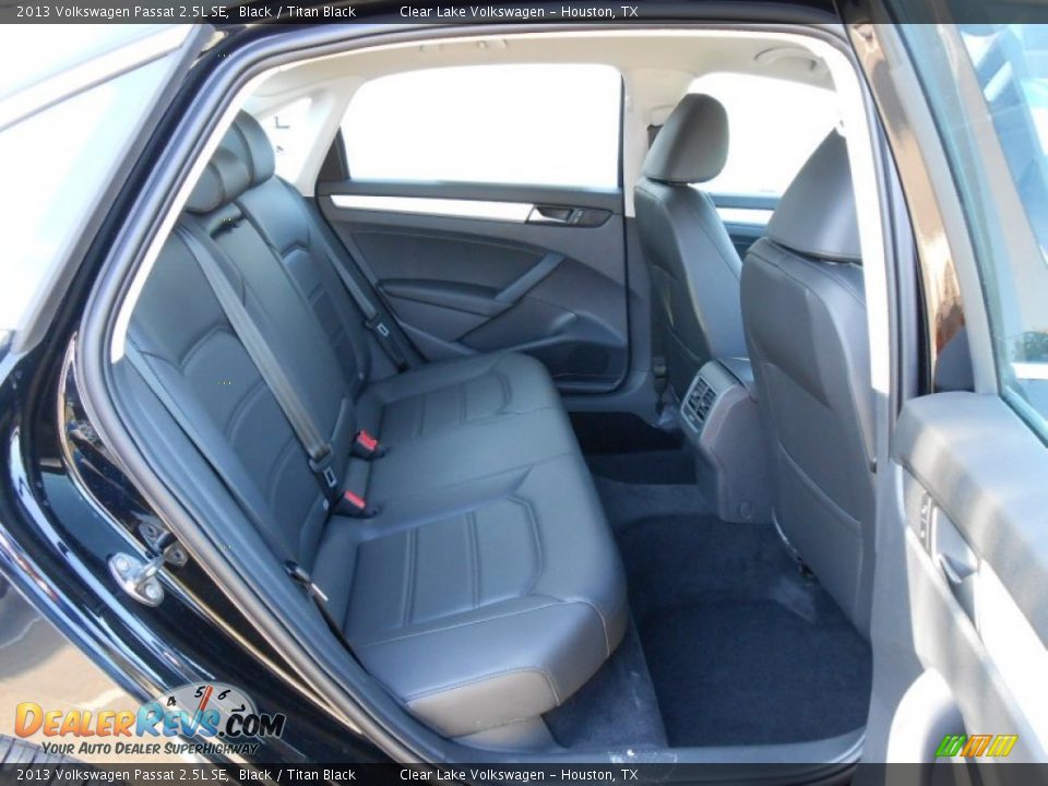 2013 Volkswagen Passat 2.5L SE Black / Titan Black Photo #14