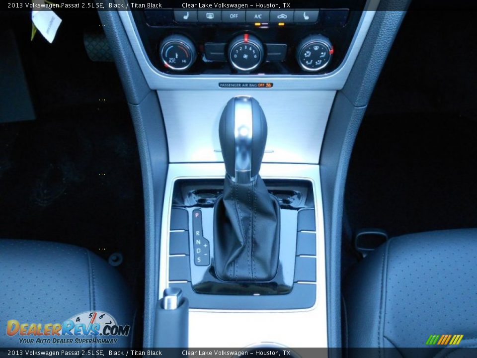 2013 Volkswagen Passat 2.5L SE Black / Titan Black Photo #18