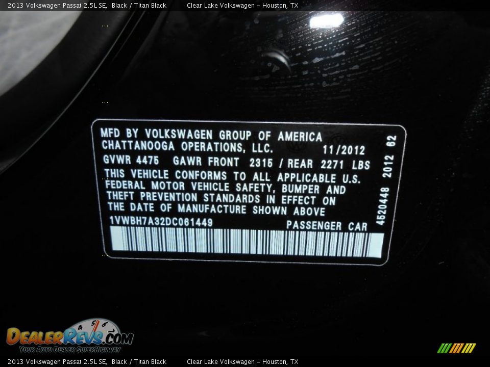 2013 Volkswagen Passat 2.5L SE Black / Titan Black Photo #24