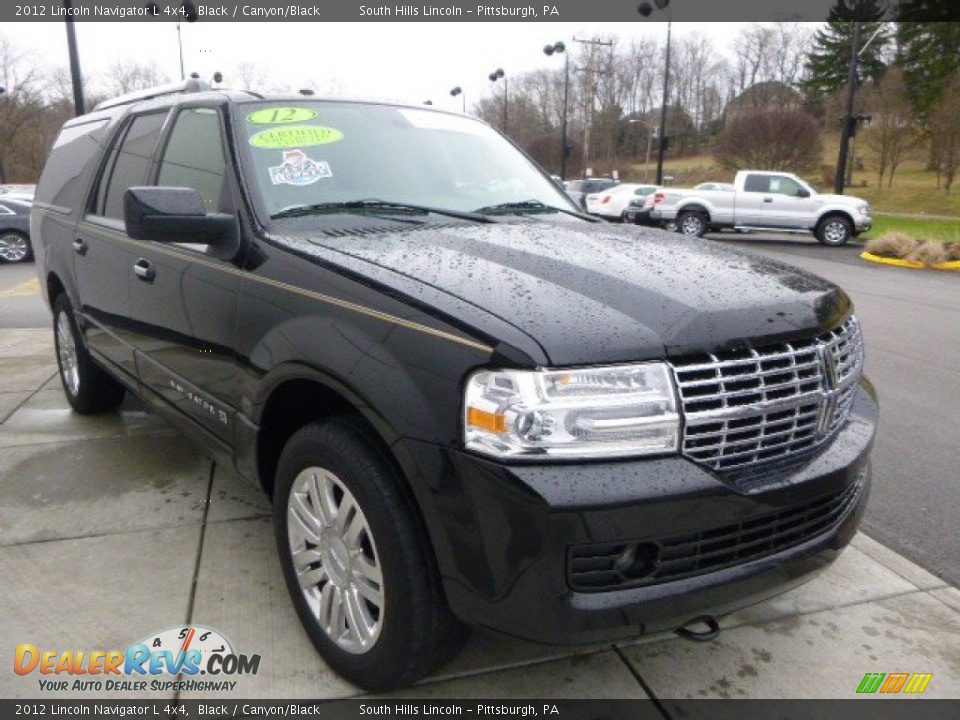 Front 3/4 View of 2012 Lincoln Navigator L 4x4 Photo #7