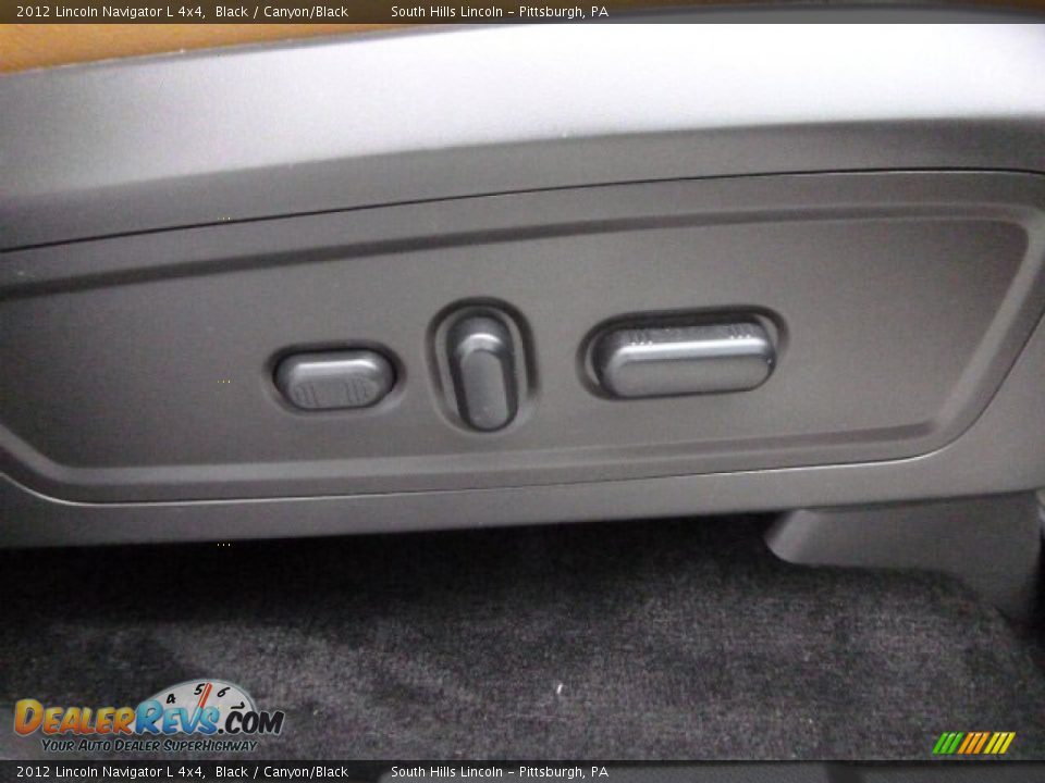 2012 Lincoln Navigator L 4x4 Black / Canyon/Black Photo #12
