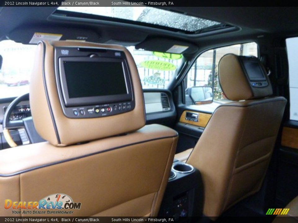 2012 Lincoln Navigator L 4x4 Black / Canyon/Black Photo #17