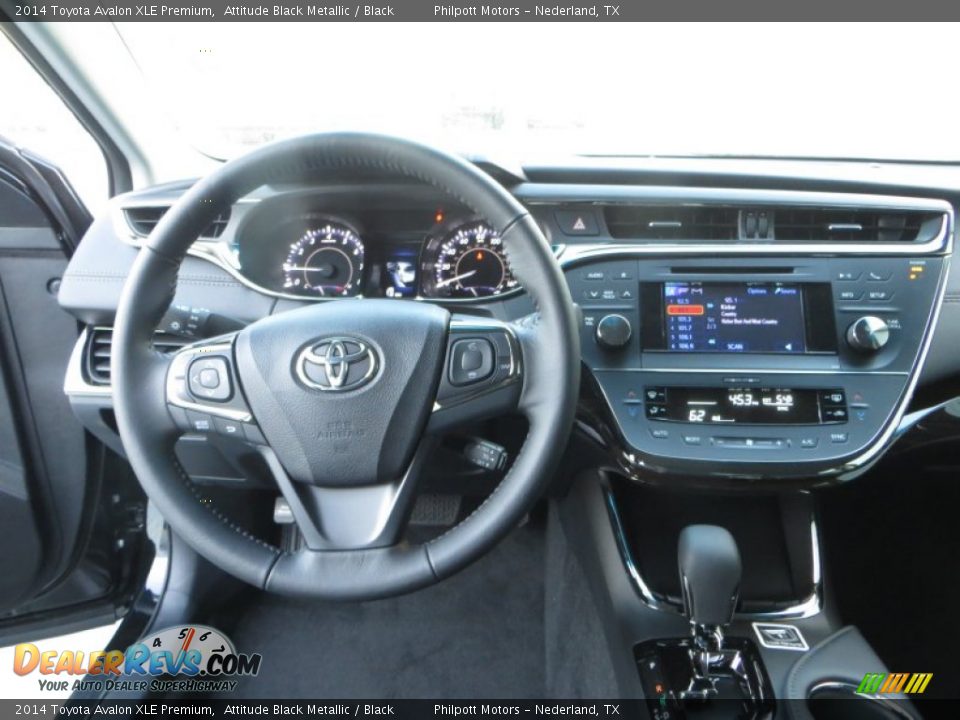 Dashboard of 2014 Toyota Avalon XLE Premium Photo #29