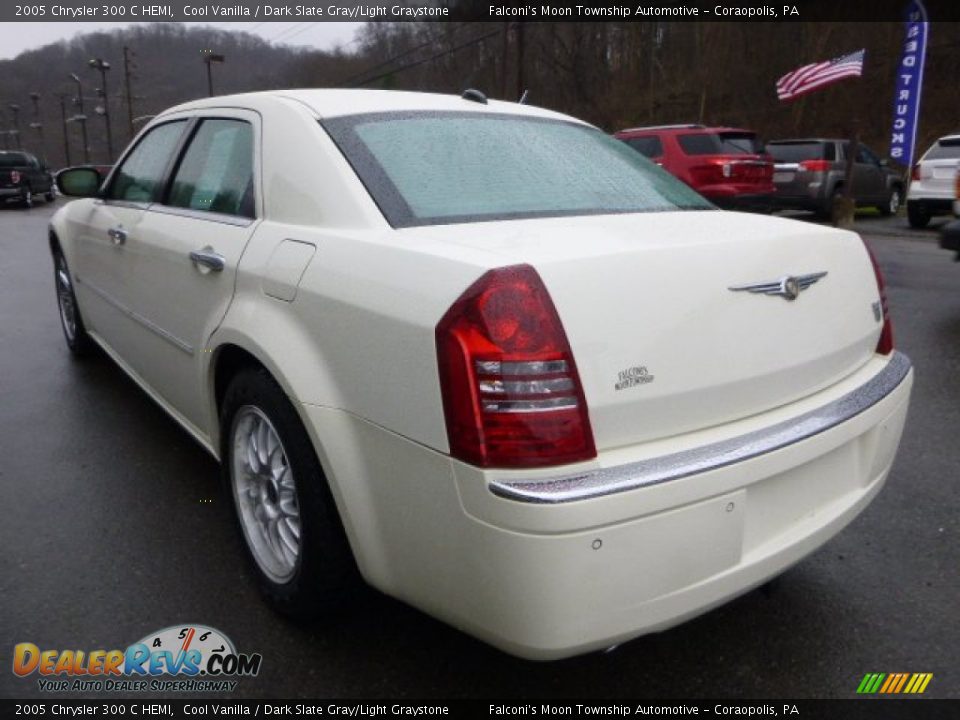 2005 Chrysler 300 C HEMI Cool Vanilla / Dark Slate Gray/Light Graystone Photo #4