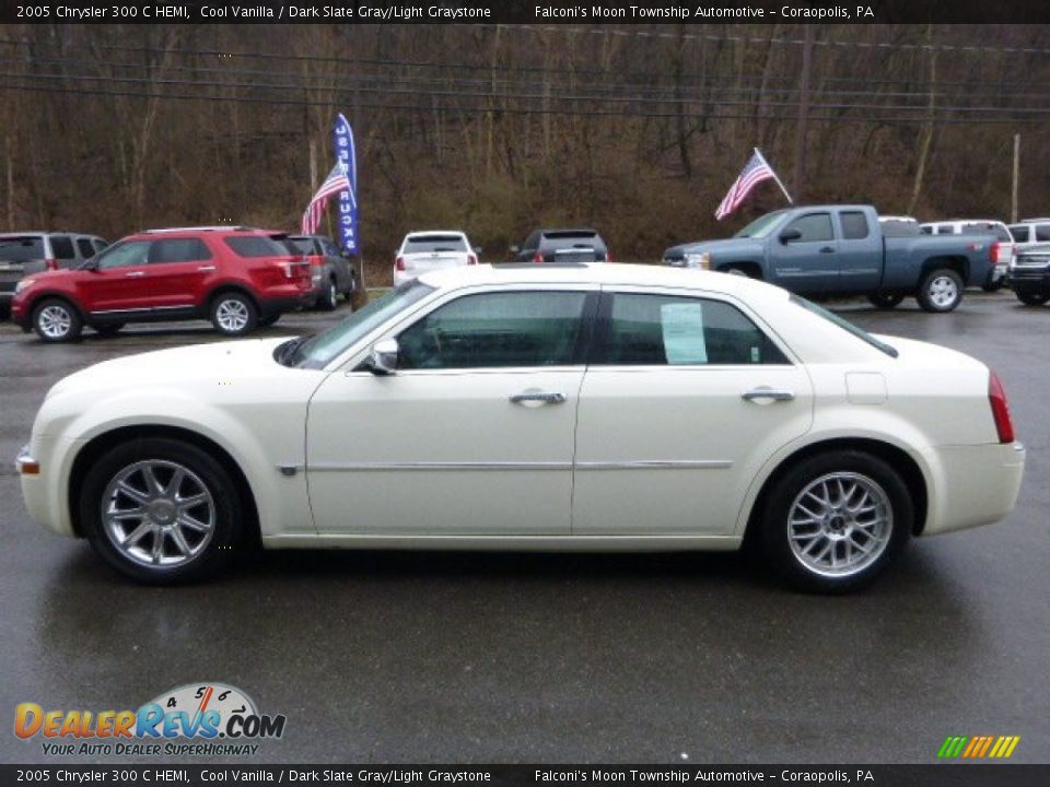 2005 Chrysler 300 C HEMI Cool Vanilla / Dark Slate Gray/Light Graystone Photo #5