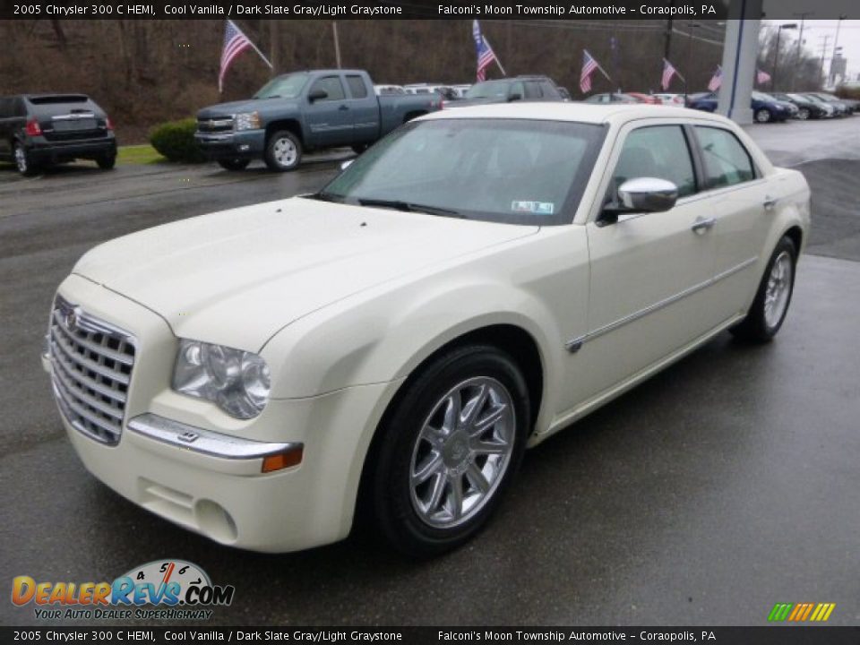 2005 Chrysler 300 C HEMI Cool Vanilla / Dark Slate Gray/Light Graystone Photo #6