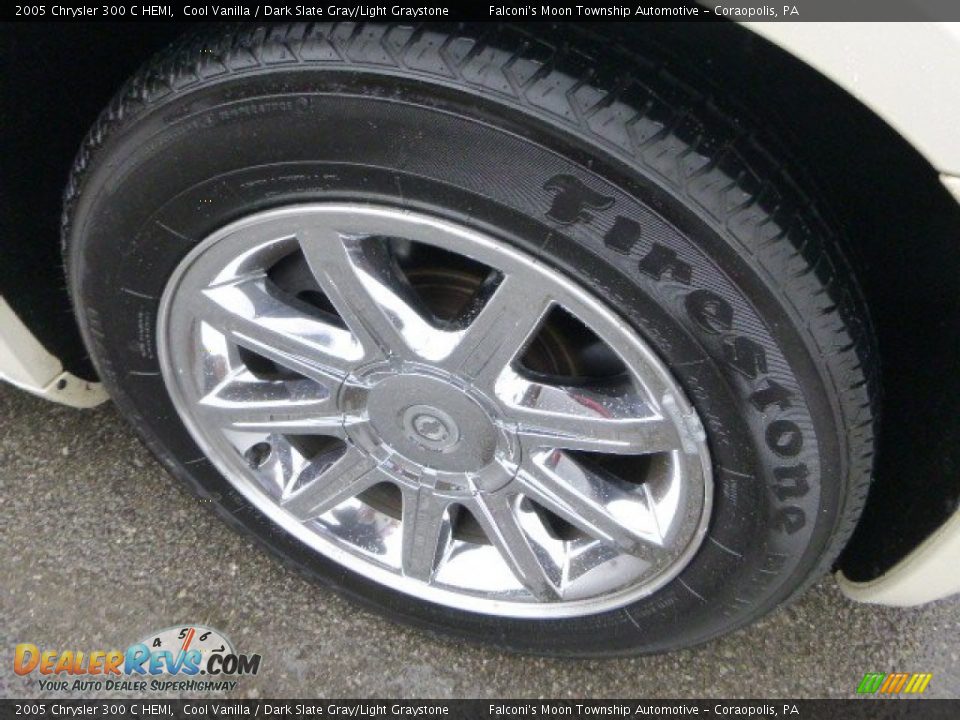 2005 Chrysler 300 C HEMI Cool Vanilla / Dark Slate Gray/Light Graystone Photo #9
