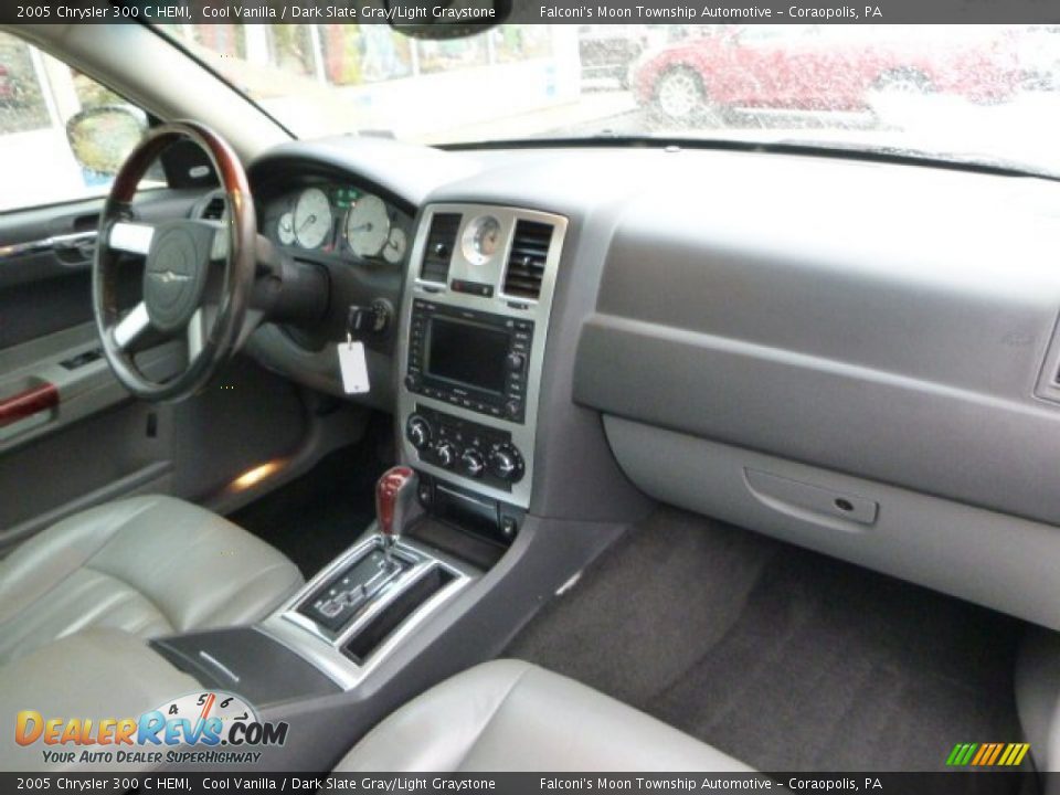 2005 Chrysler 300 C HEMI Cool Vanilla / Dark Slate Gray/Light Graystone Photo #11