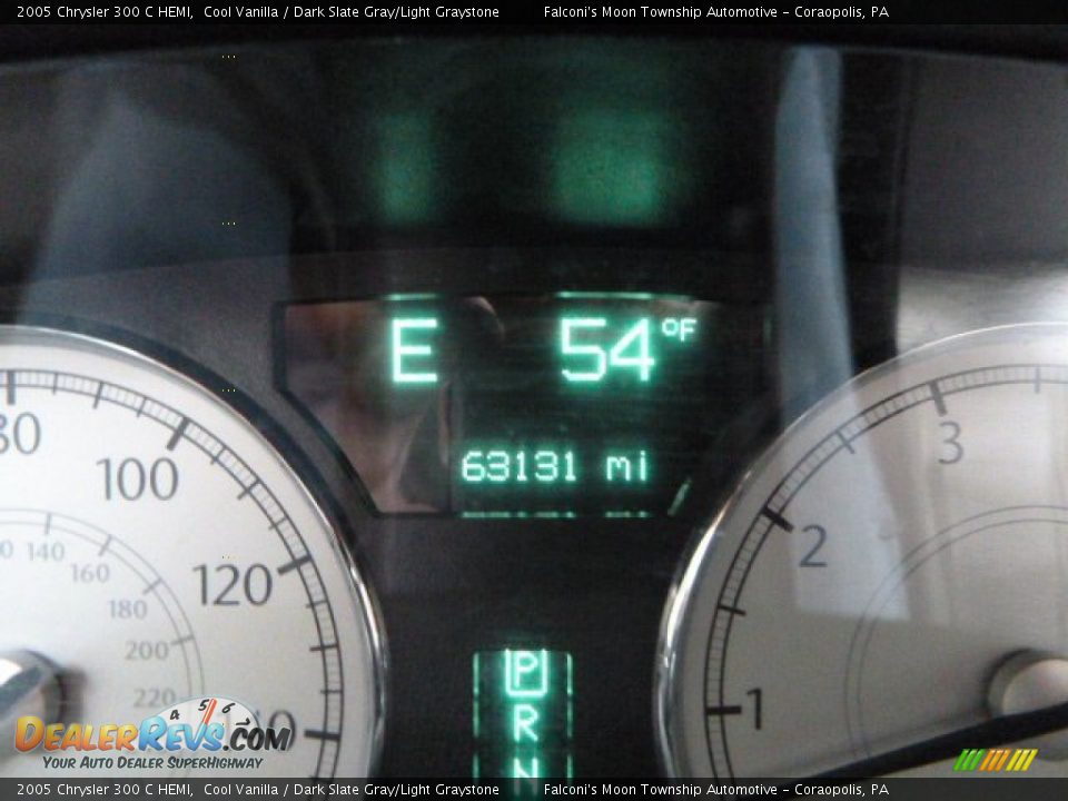 2005 Chrysler 300 C HEMI Cool Vanilla / Dark Slate Gray/Light Graystone Photo #24