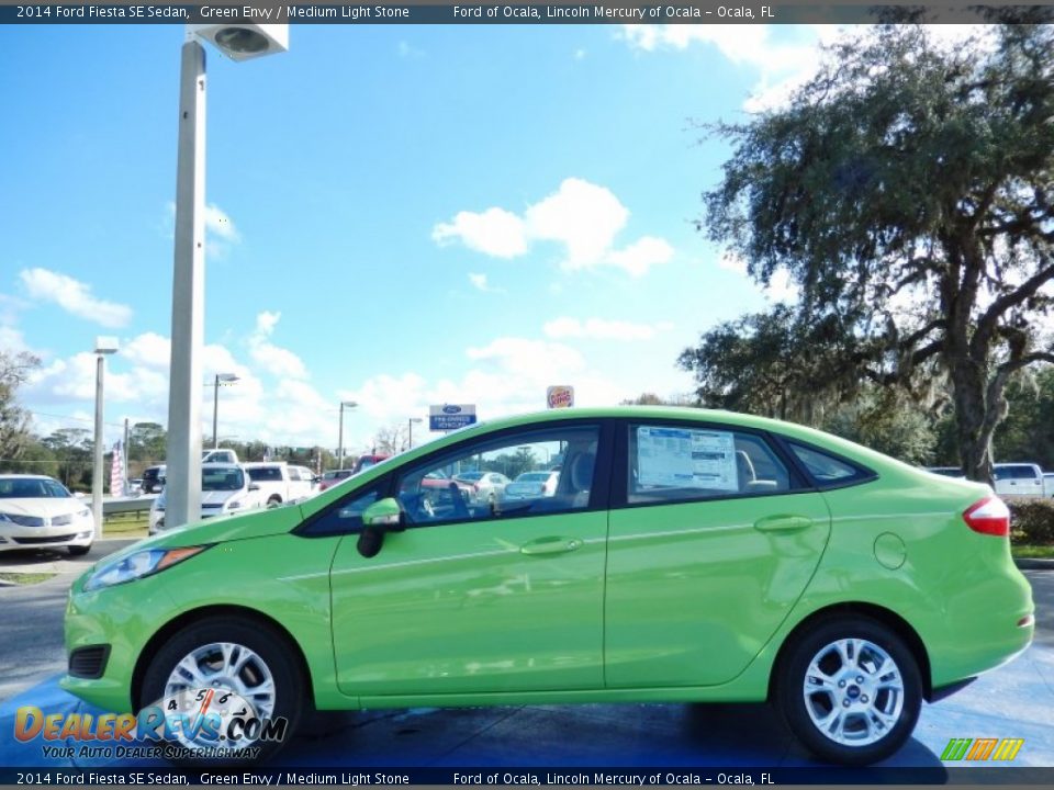 2014 Ford Fiesta SE Sedan Green Envy / Medium Light Stone Photo #2