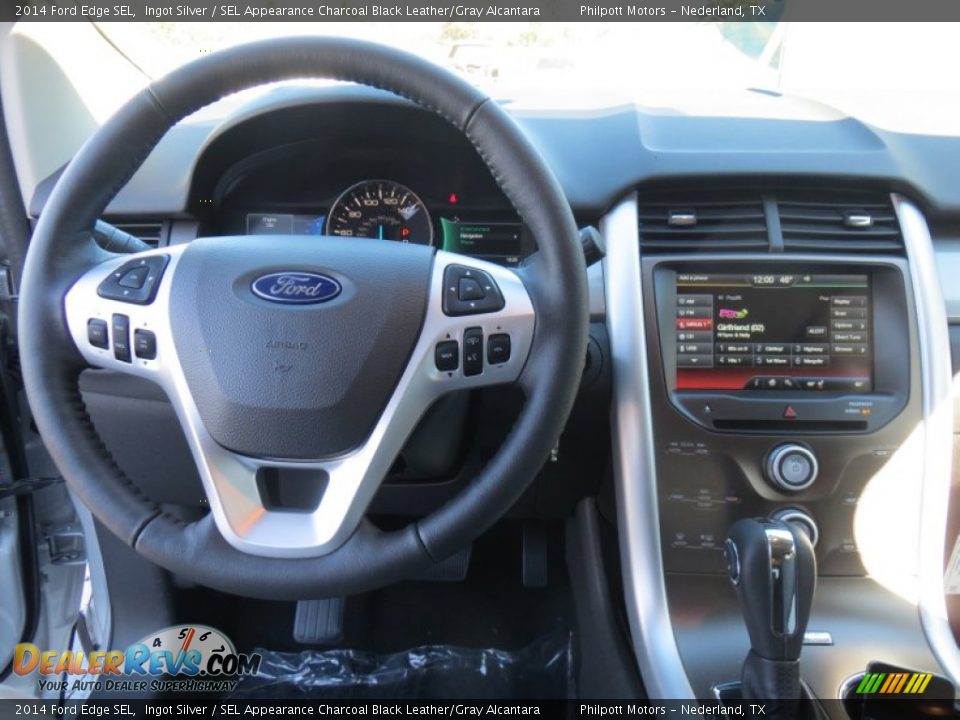 Dashboard of 2014 Ford Edge SEL Photo #32