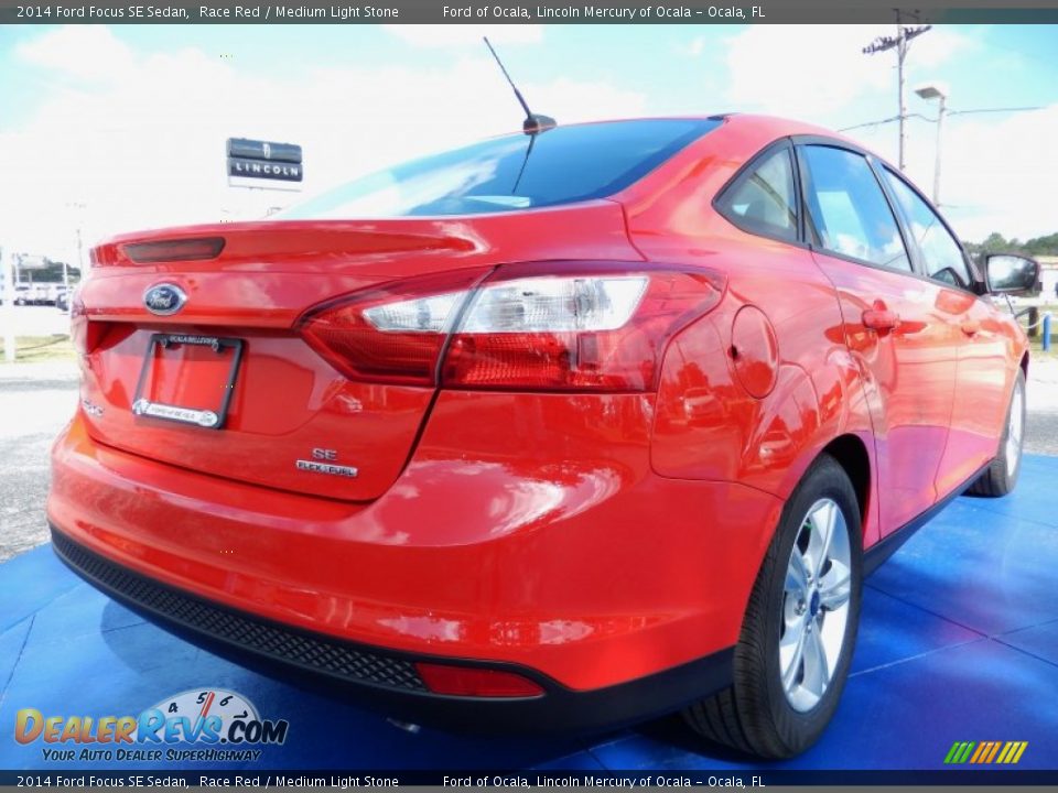 2014 Ford Focus SE Sedan Race Red / Medium Light Stone Photo #3
