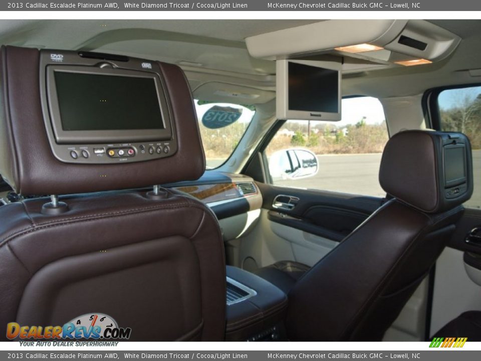 Entertainment System of 2013 Cadillac Escalade Platinum AWD Photo #15