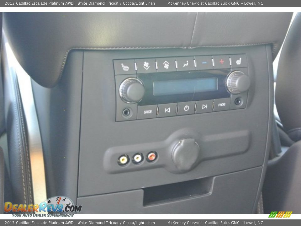 2013 Cadillac Escalade Platinum AWD White Diamond Tricoat / Cocoa/Light Linen Photo #16