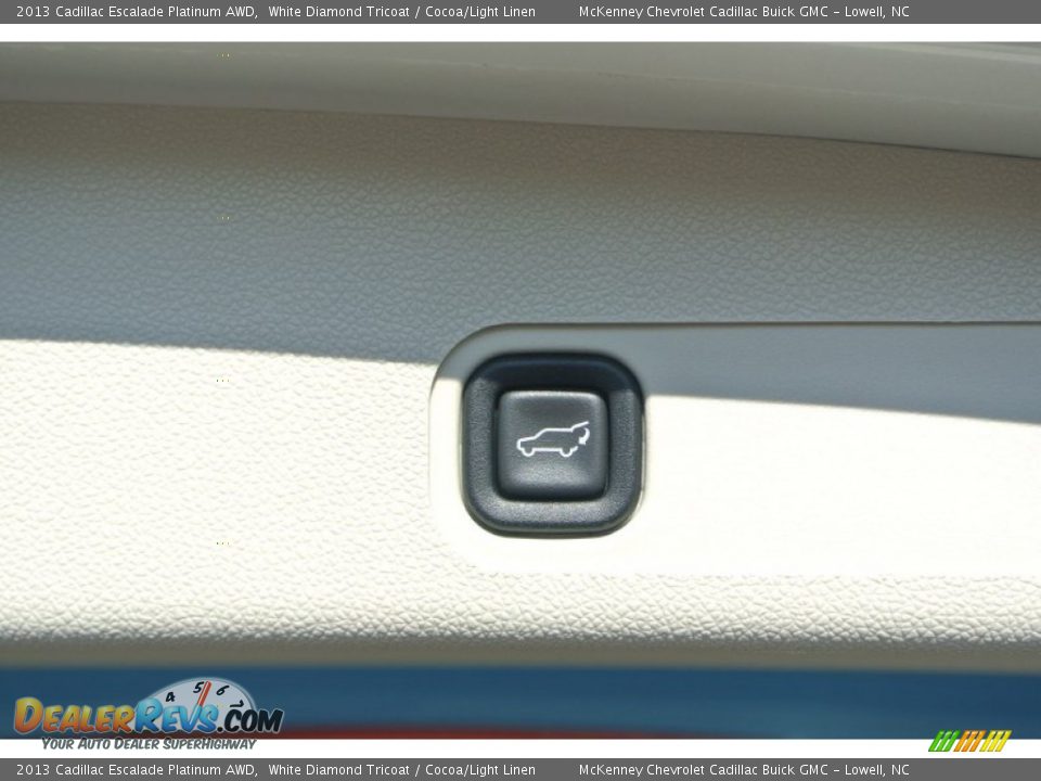 2013 Cadillac Escalade Platinum AWD White Diamond Tricoat / Cocoa/Light Linen Photo #18
