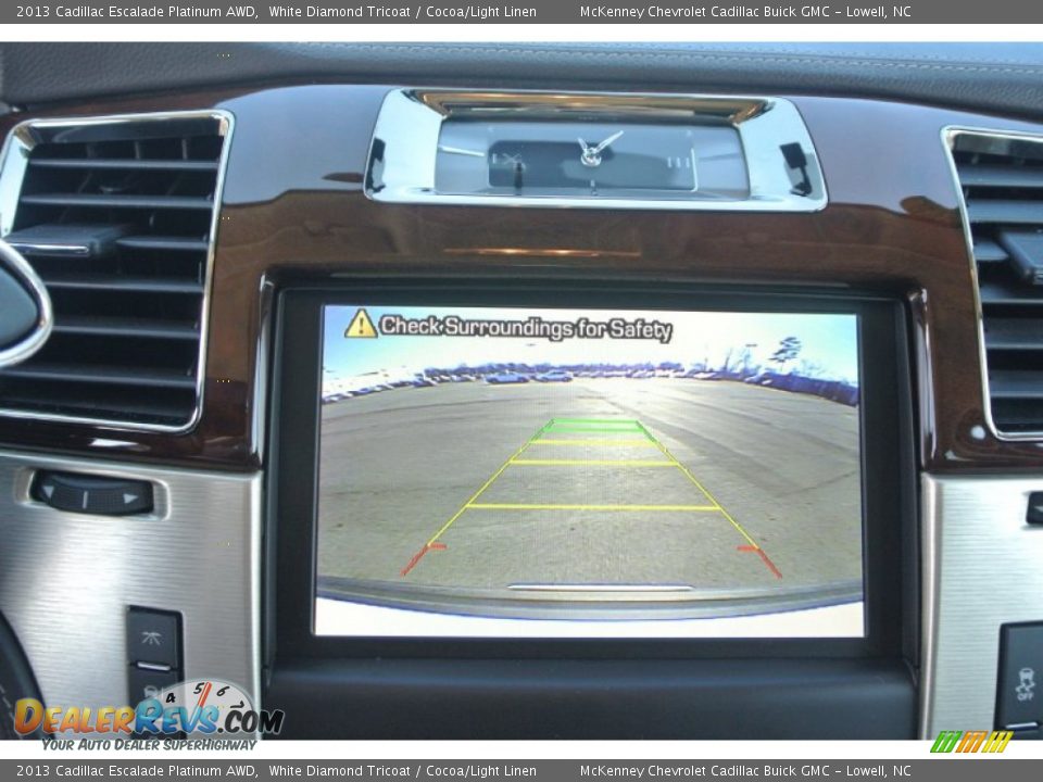 2013 Cadillac Escalade Platinum AWD White Diamond Tricoat / Cocoa/Light Linen Photo #28