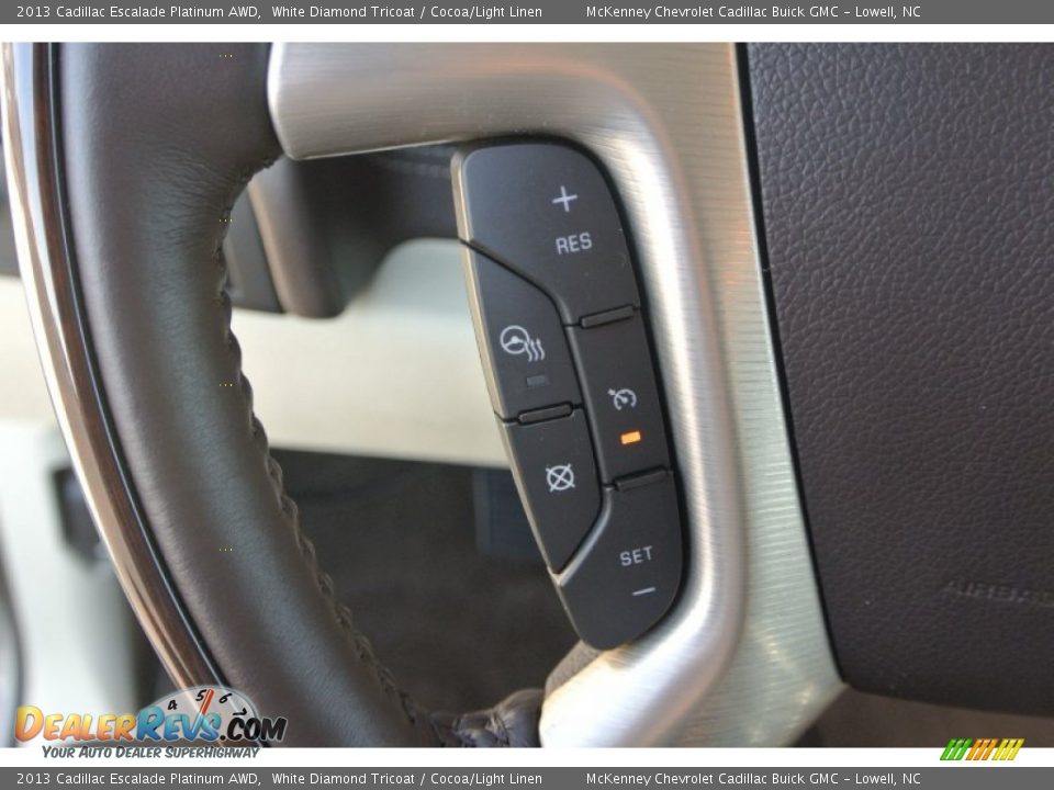 2013 Cadillac Escalade Platinum AWD White Diamond Tricoat / Cocoa/Light Linen Photo #29