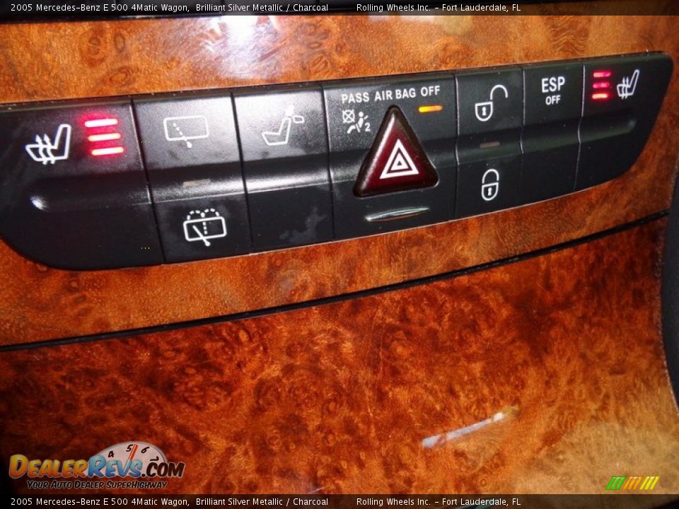 Controls of 2005 Mercedes-Benz E 500 4Matic Wagon Photo #9