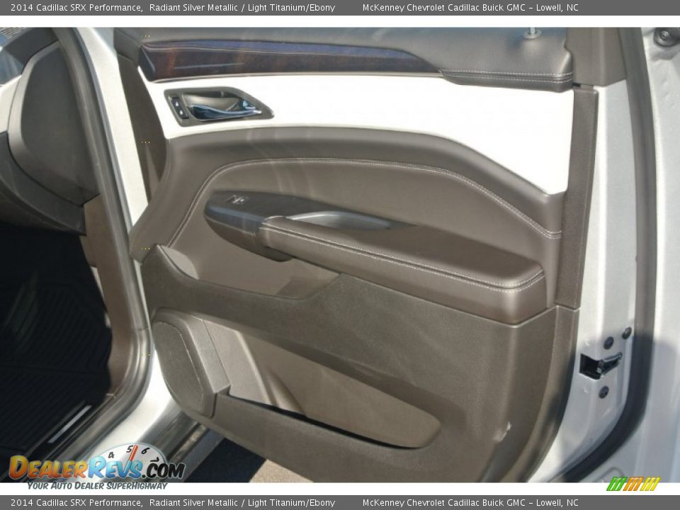2014 Cadillac SRX Performance Radiant Silver Metallic / Light Titanium/Ebony Photo #19