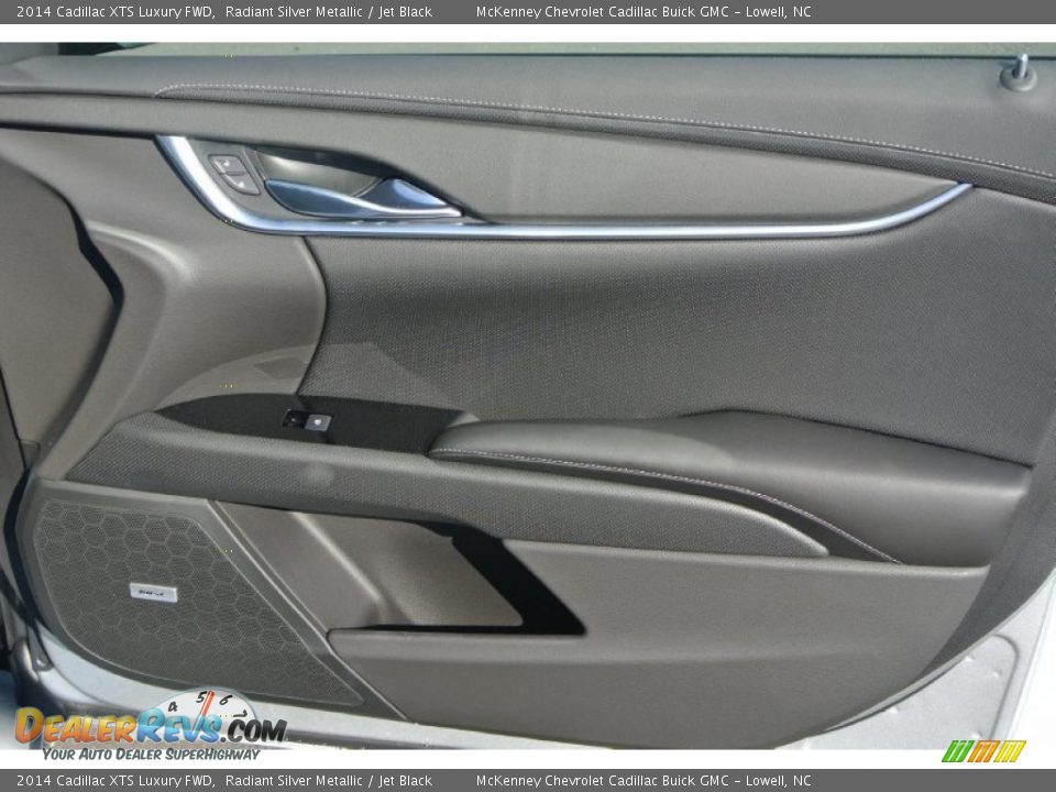 2014 Cadillac XTS Luxury FWD Radiant Silver Metallic / Jet Black Photo #17