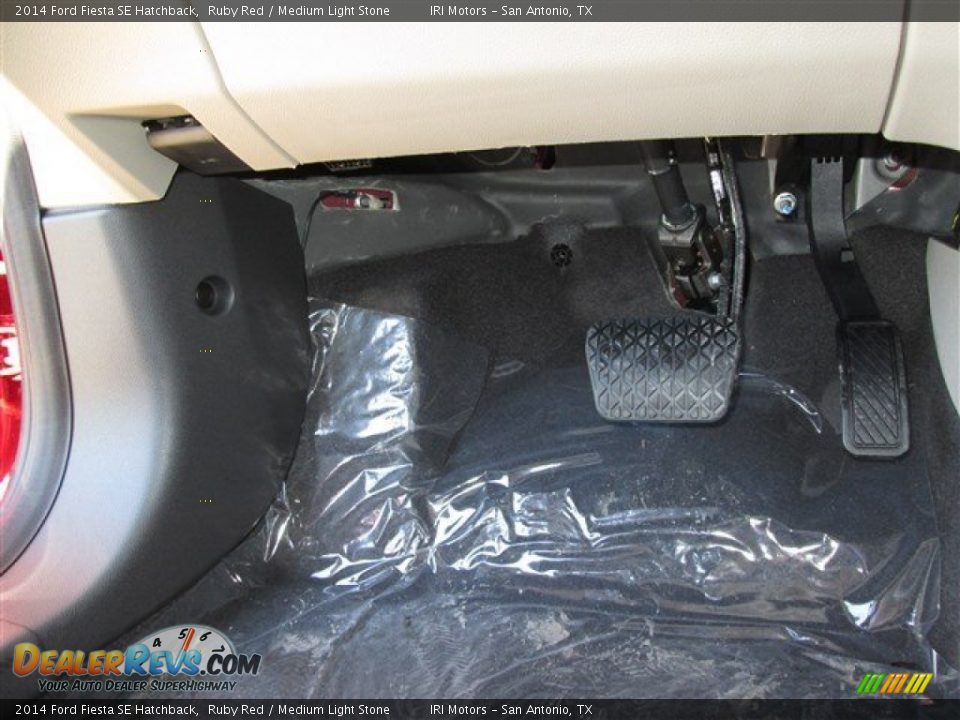 2014 Ford Fiesta SE Hatchback Ruby Red / Medium Light Stone Photo #22