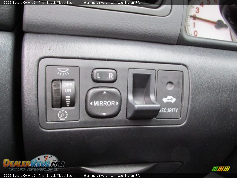2005 Toyota Corolla S Silver Streak Mica / Black Photo #17