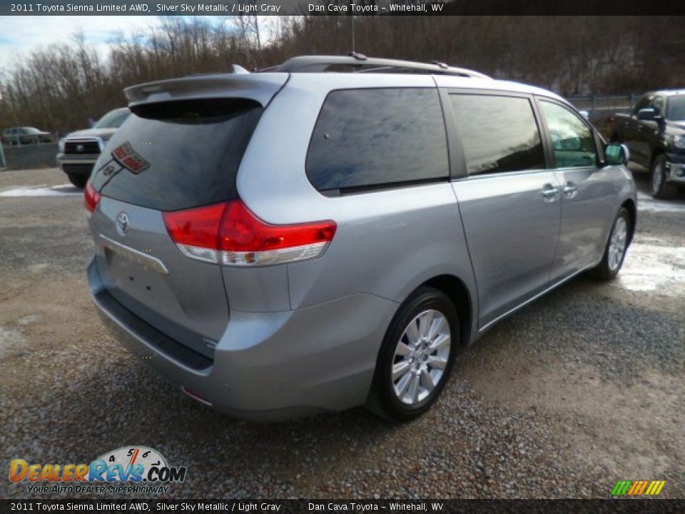 2011 Toyota Sienna Limited AWD Silver Sky Metallic / Light Gray Photo #5