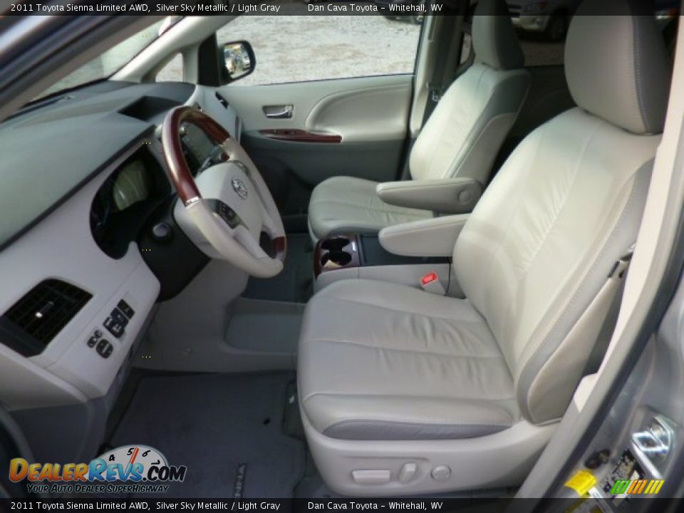 2011 Toyota Sienna Limited AWD Silver Sky Metallic / Light Gray Photo #10