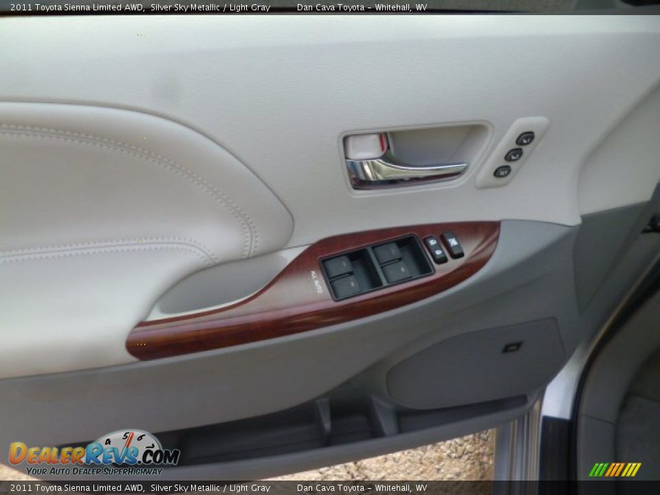 2011 Toyota Sienna Limited AWD Silver Sky Metallic / Light Gray Photo #11