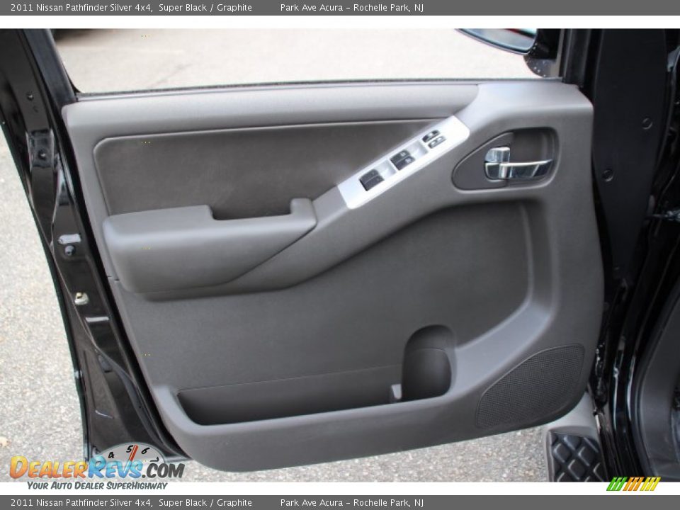 2011 Nissan Pathfinder Silver 4x4 Super Black / Graphite Photo #9