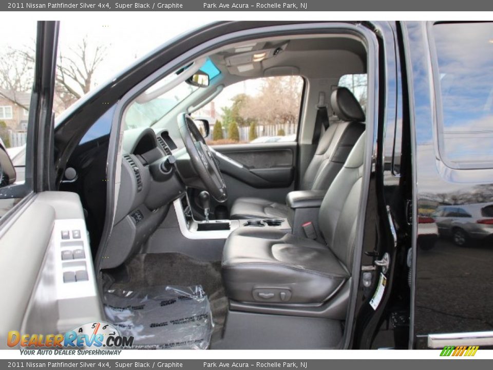 2011 Nissan Pathfinder Silver 4x4 Super Black / Graphite Photo #11