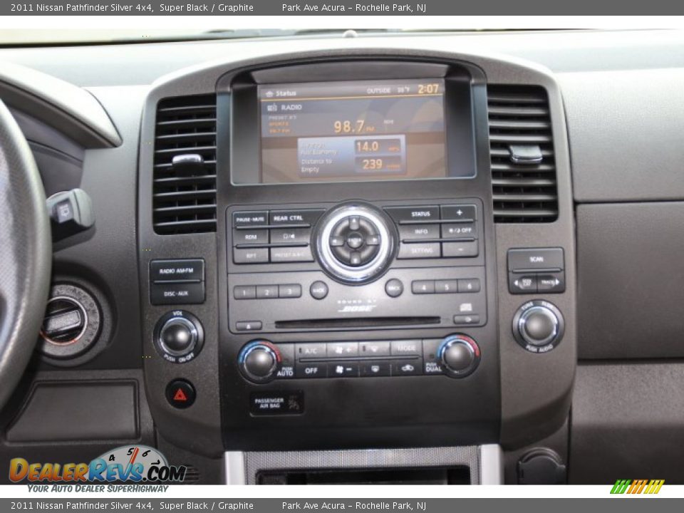 2011 Nissan Pathfinder Silver 4x4 Super Black / Graphite Photo #14