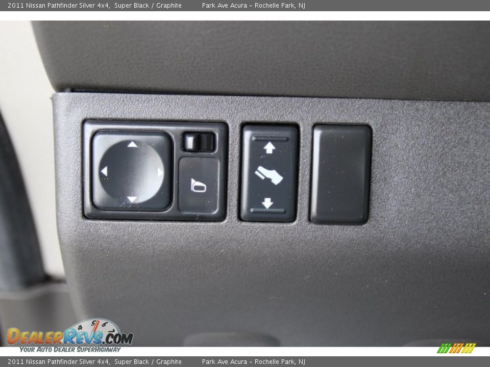 2011 Nissan Pathfinder Silver 4x4 Super Black / Graphite Photo #20