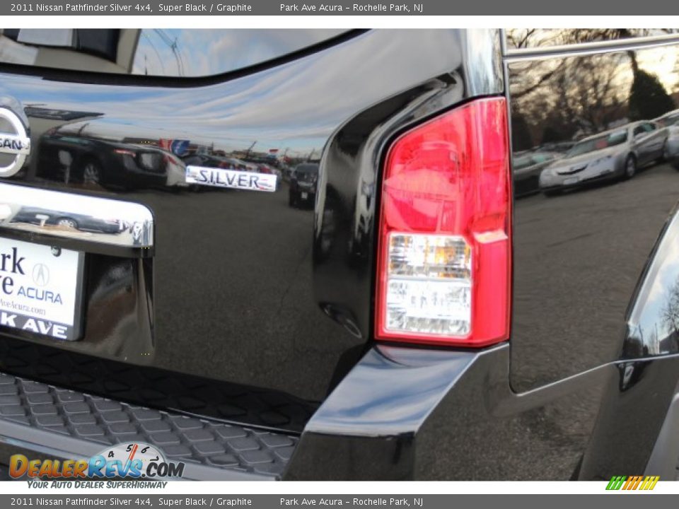 2011 Nissan Pathfinder Silver 4x4 Super Black / Graphite Photo #22