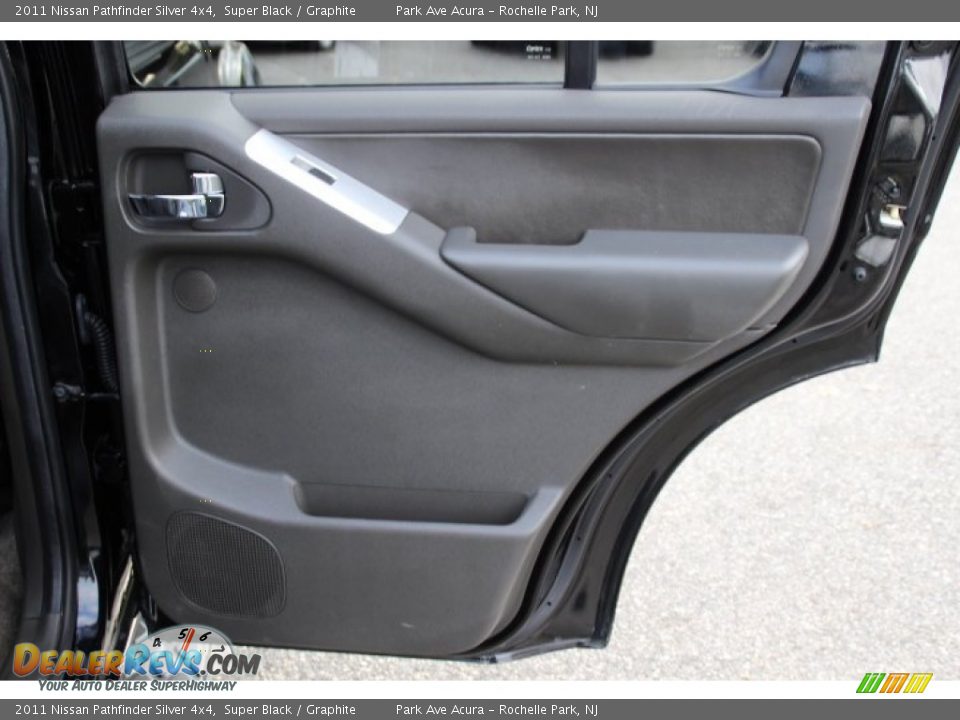2011 Nissan Pathfinder Silver 4x4 Super Black / Graphite Photo #23