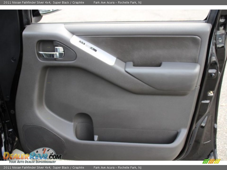 2011 Nissan Pathfinder Silver 4x4 Super Black / Graphite Photo #25