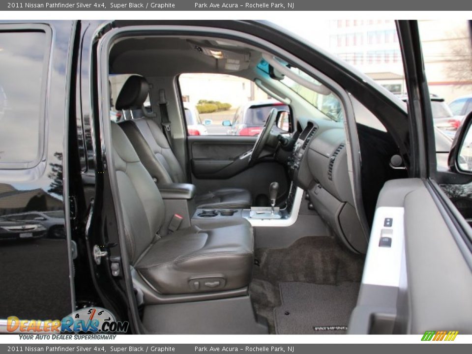 2011 Nissan Pathfinder Silver 4x4 Super Black / Graphite Photo #27