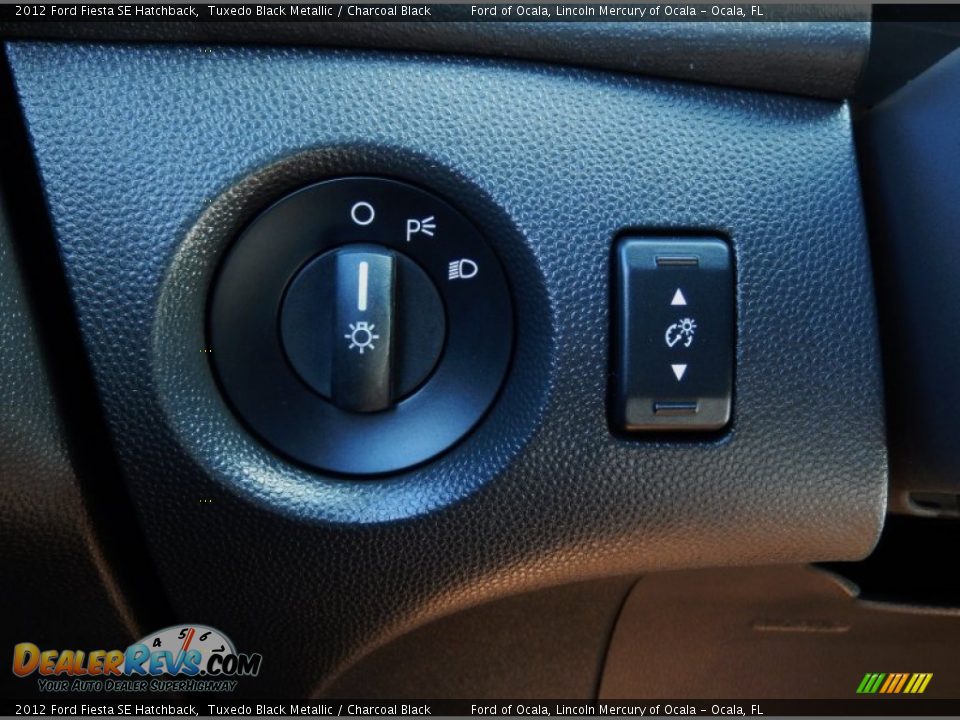 2012 Ford Fiesta SE Hatchback Tuxedo Black Metallic / Charcoal Black Photo #23