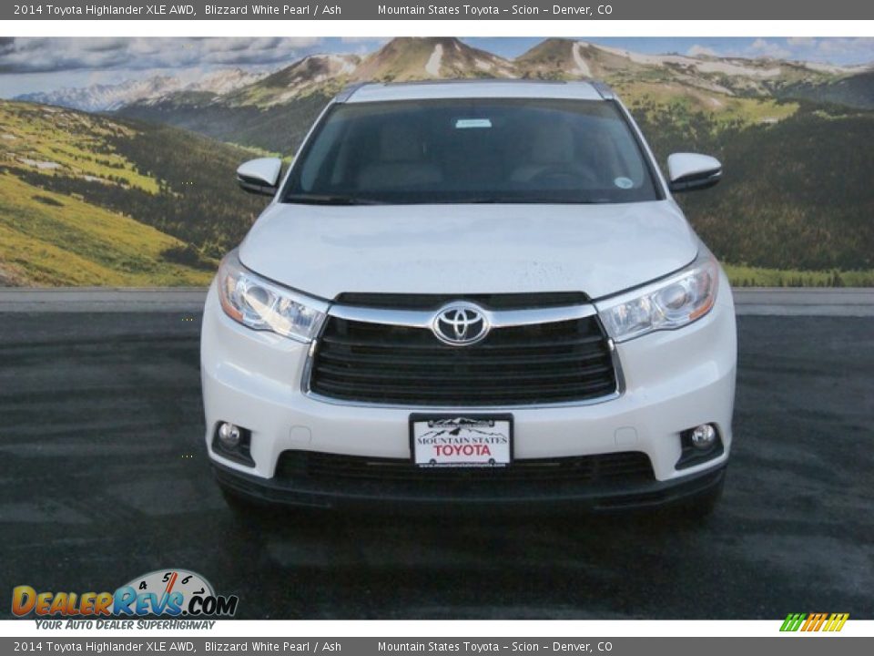 2014 Toyota Highlander XLE AWD Blizzard White Pearl / Ash Photo #2