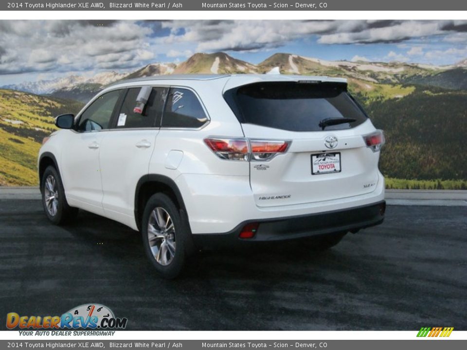 2014 Toyota Highlander XLE AWD Blizzard White Pearl / Ash Photo #3
