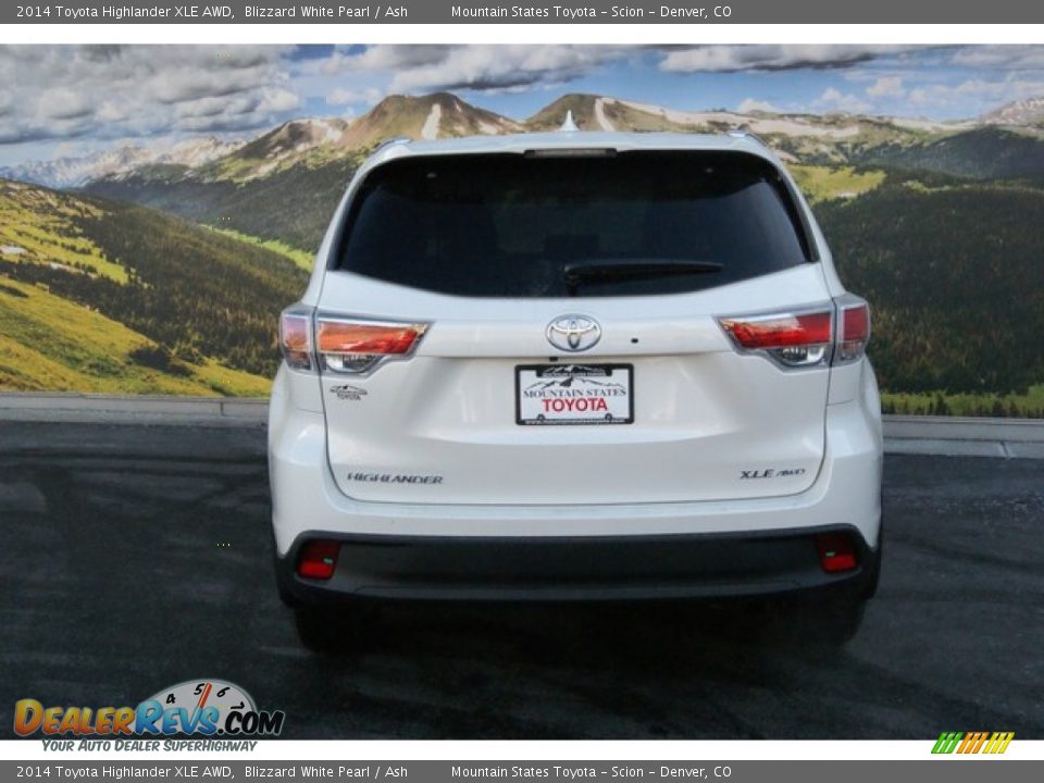 2014 Toyota Highlander XLE AWD Blizzard White Pearl / Ash Photo #4