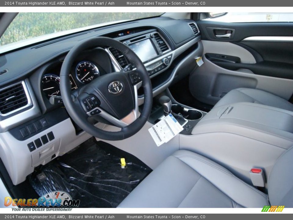 Ash Interior - 2014 Toyota Highlander XLE AWD Photo #5