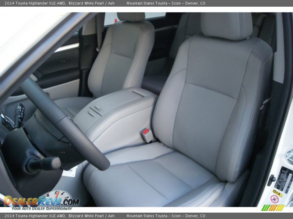 Front Seat of 2014 Toyota Highlander XLE AWD Photo #6