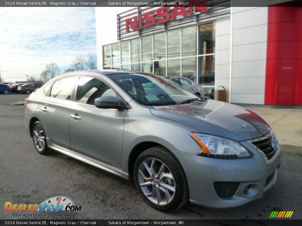 Front 3/4 View of 2014 Nissan Sentra SR Photo #1