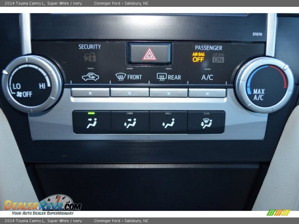 2014 Toyota Camry L Super White / Ivory Photo #13
