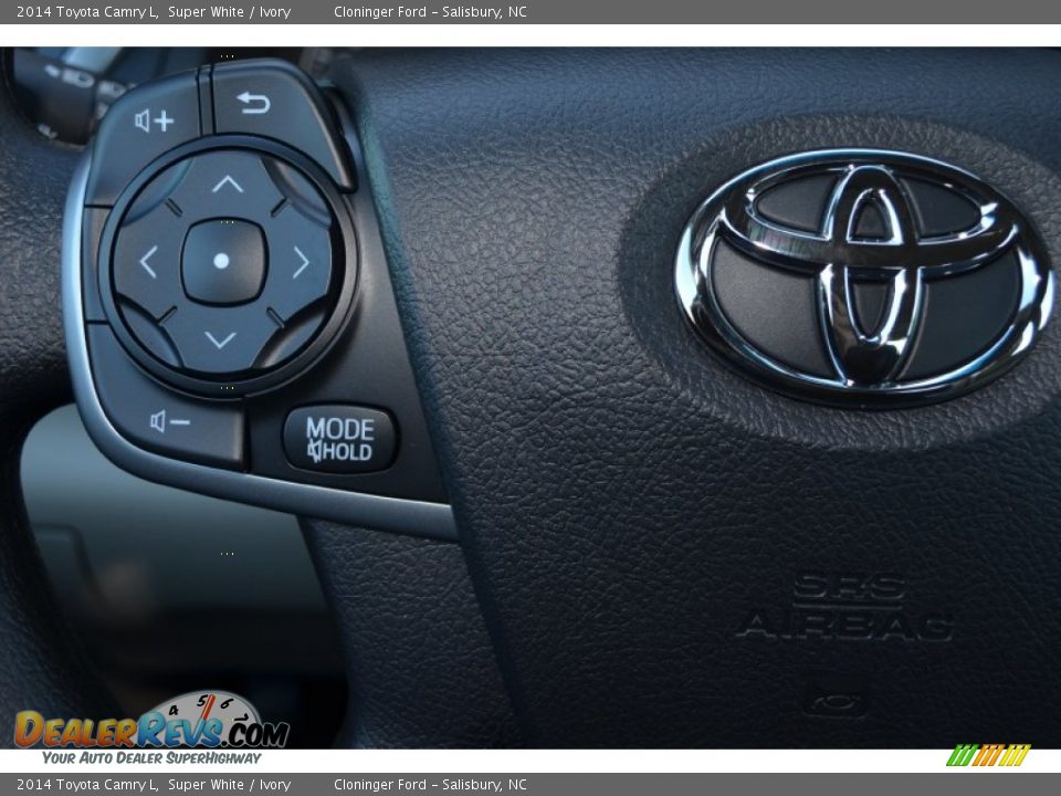 2014 Toyota Camry L Super White / Ivory Photo #15