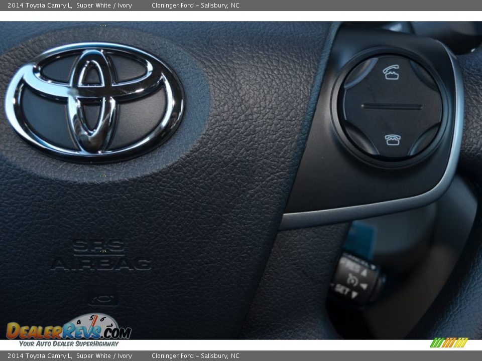 2014 Toyota Camry L Super White / Ivory Photo #16